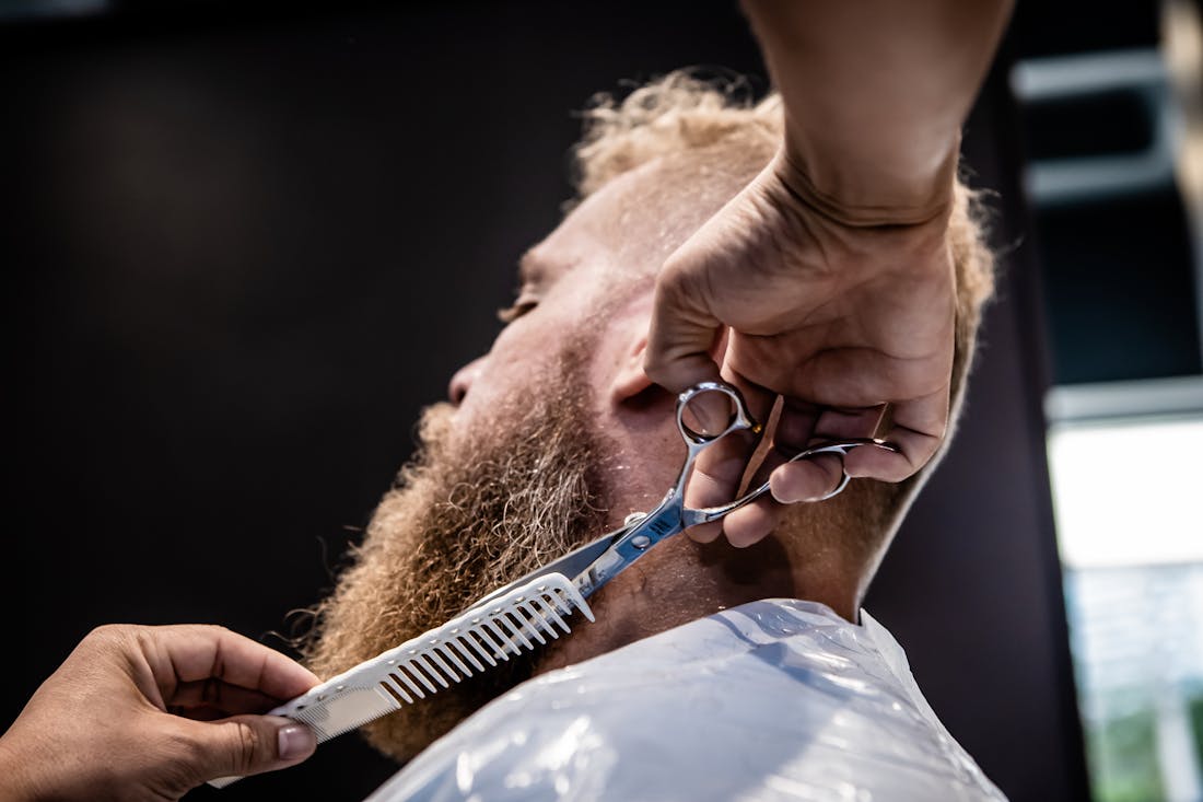Beard thinning with scissors and comb